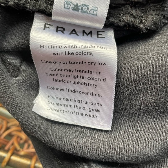 Frame Le‎ Skinny De Jeanne Triangle Hem Crop Skinny Jeans In Black Tull Size 28 - Picture 8 of 10